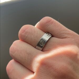 Size 7 silver ring that has weight to it